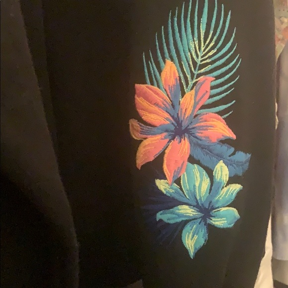 Meet your Posher, April - Picture 3 of 3